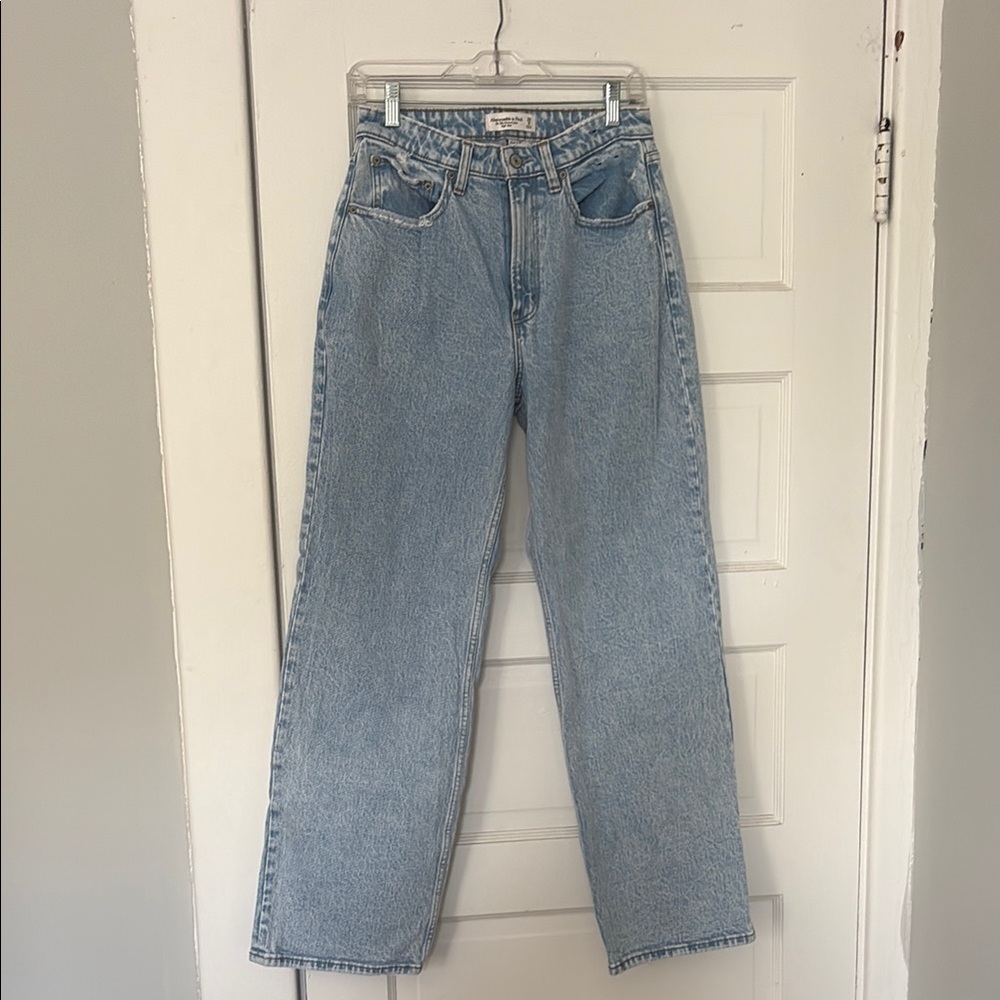 Abercrombie 90’s Relaxed Jean High Rise (curve love)